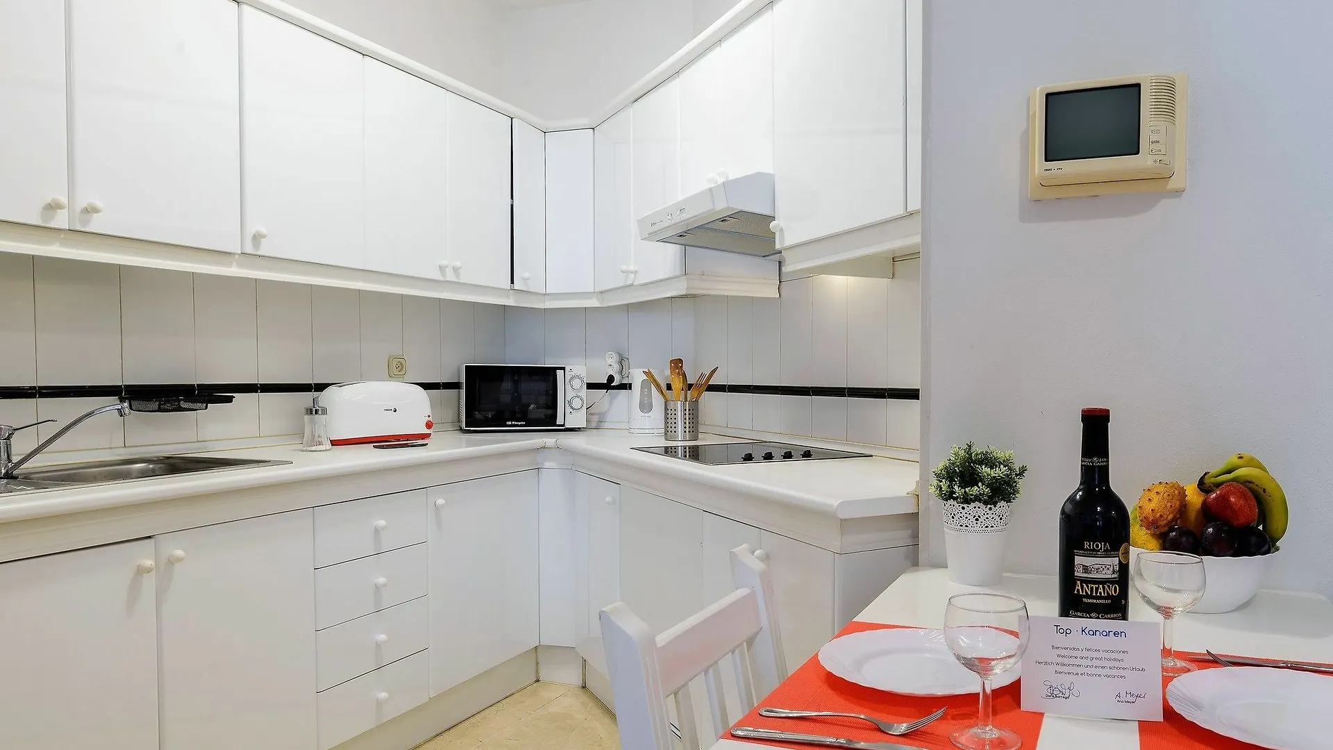 Sanabria Park Apartment With Pool サンタクルスデテネリフェ